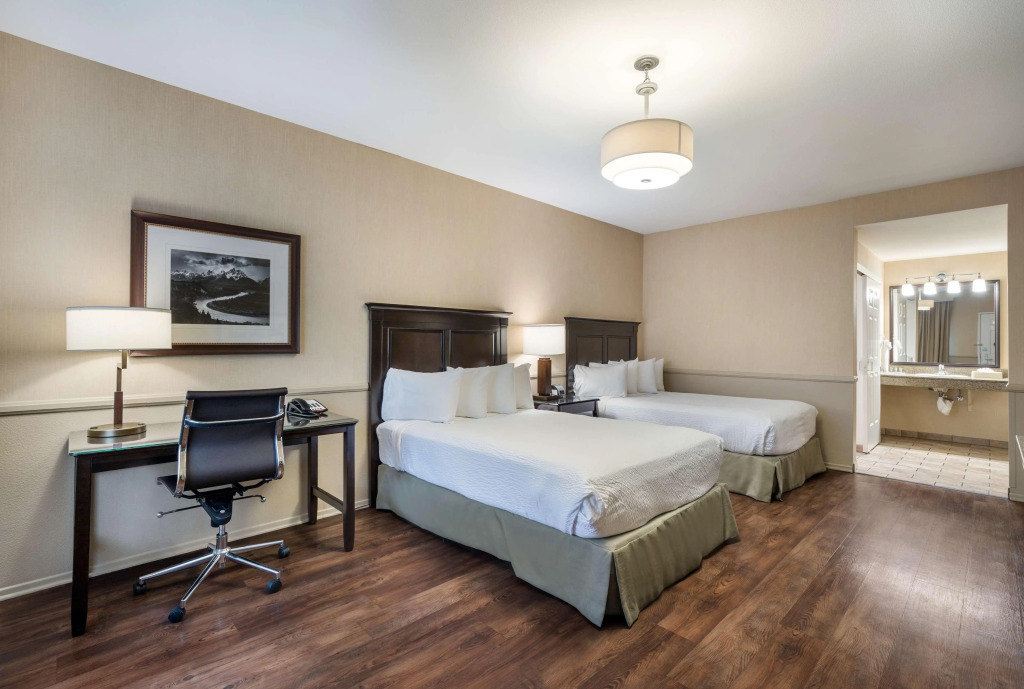Best Western Corona Hotel & Suites