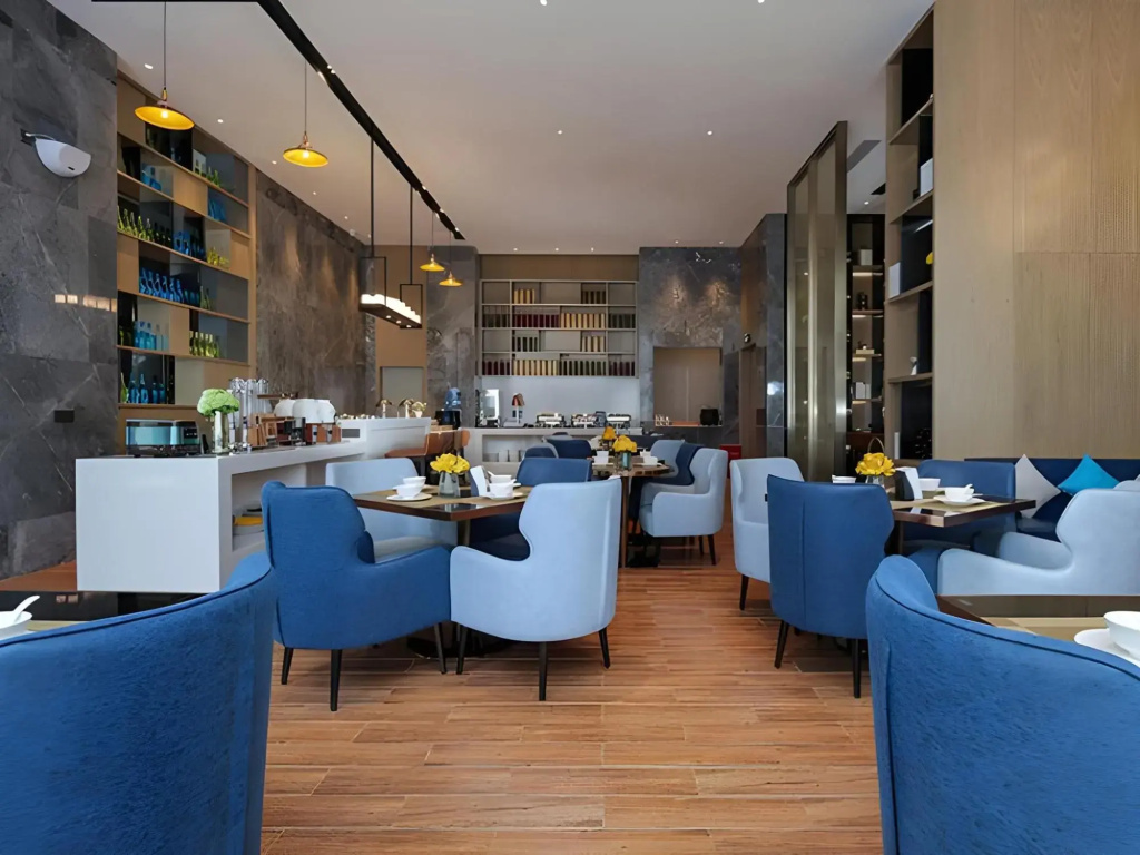 Echarm Hotel (Mile)
