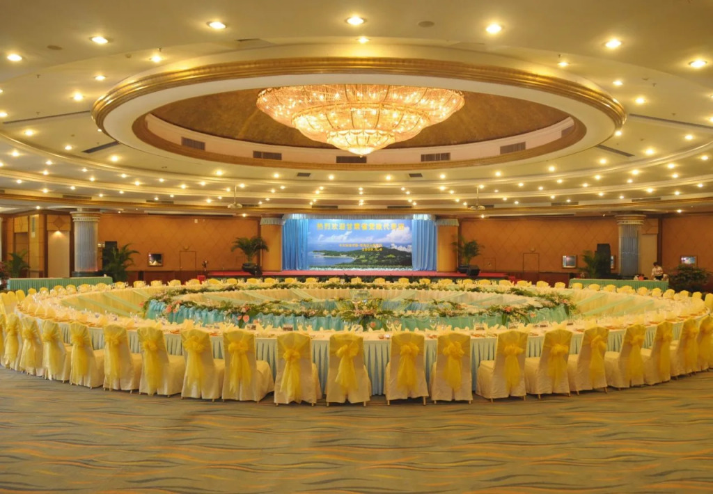 Zhuhai Holiday Resort Hotel - Light Inn