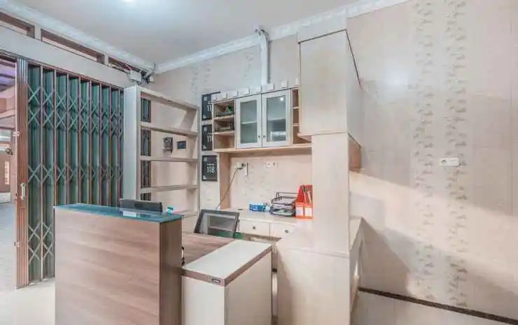Oyo Life 1471 Himka Kost