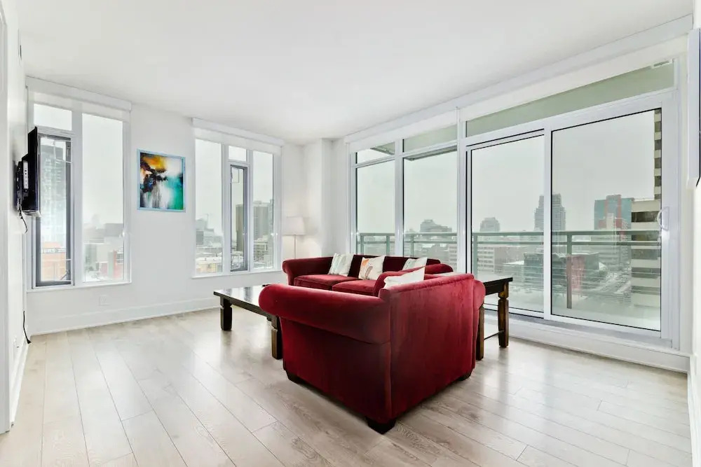 Suite Digs Mark on 10th