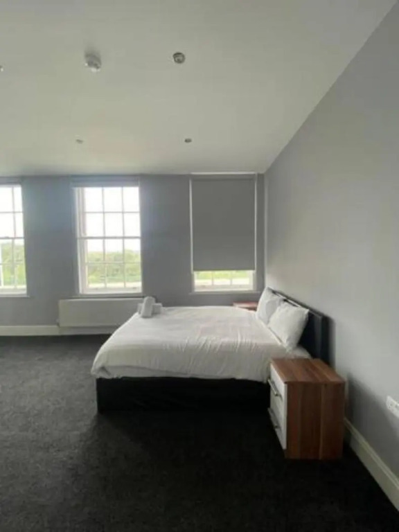 Extra Large Six Bed Six Bath Townhouse