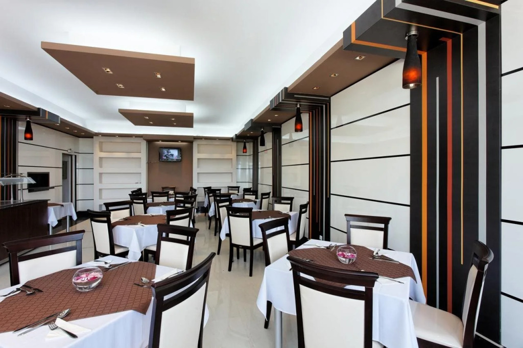 Hotel Vemara Club
