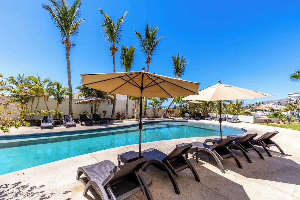 New 2 BR Condo in San Jose - Pool - Tennis