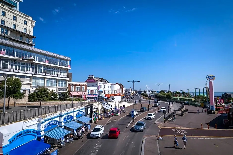 Southend Central Hotel - Close to Beach, City Centre, Train Station & Southend Airport