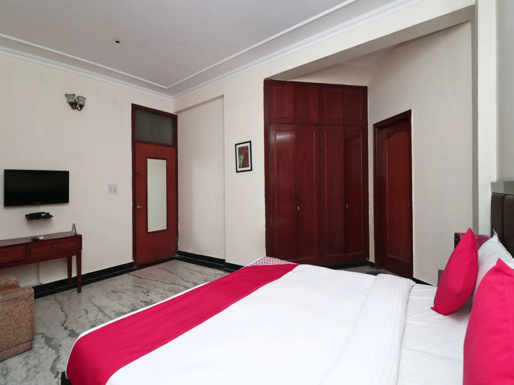 OYO 16167 Hotel Golf View Dlf