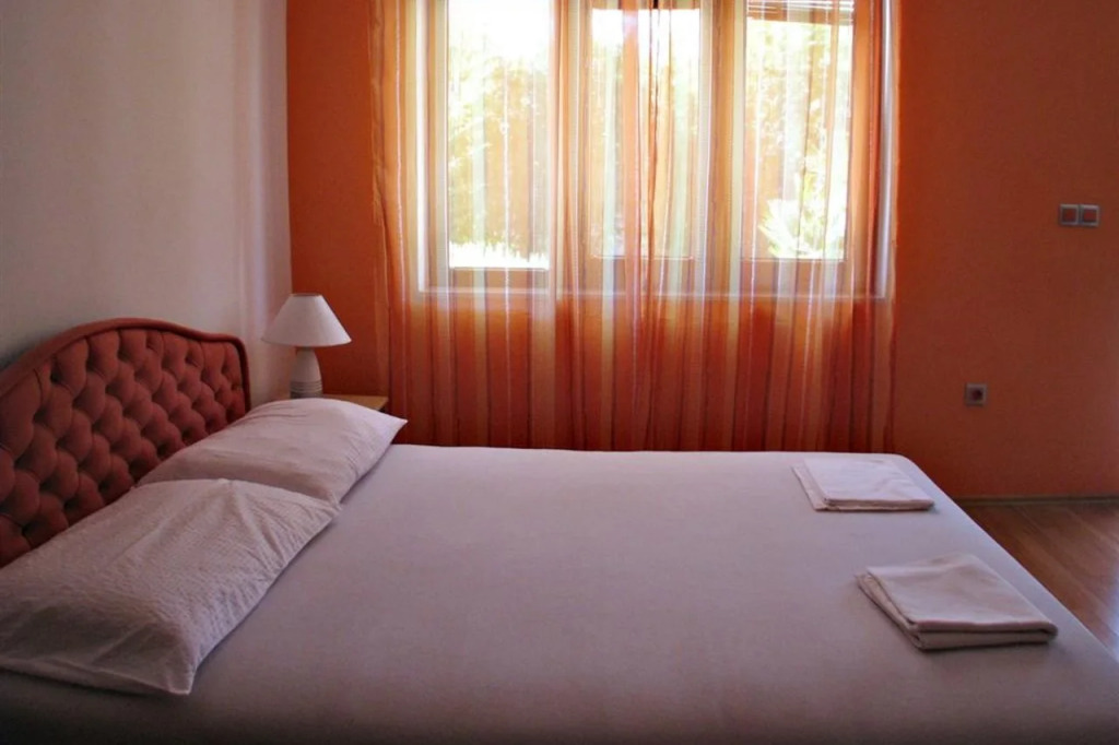 Apartments Miljak