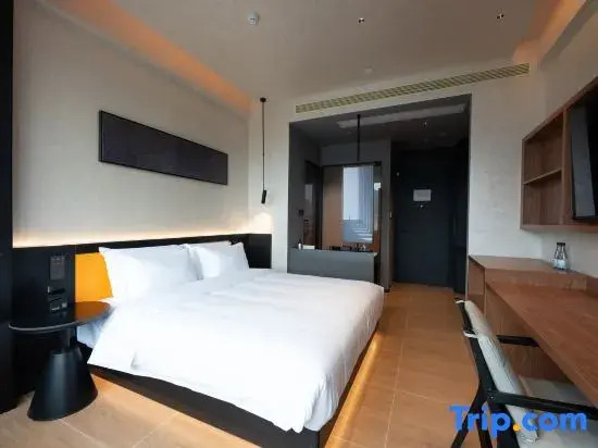 Eddie V C Hotel (Zhuhai Lovers Middle Road MixC One)