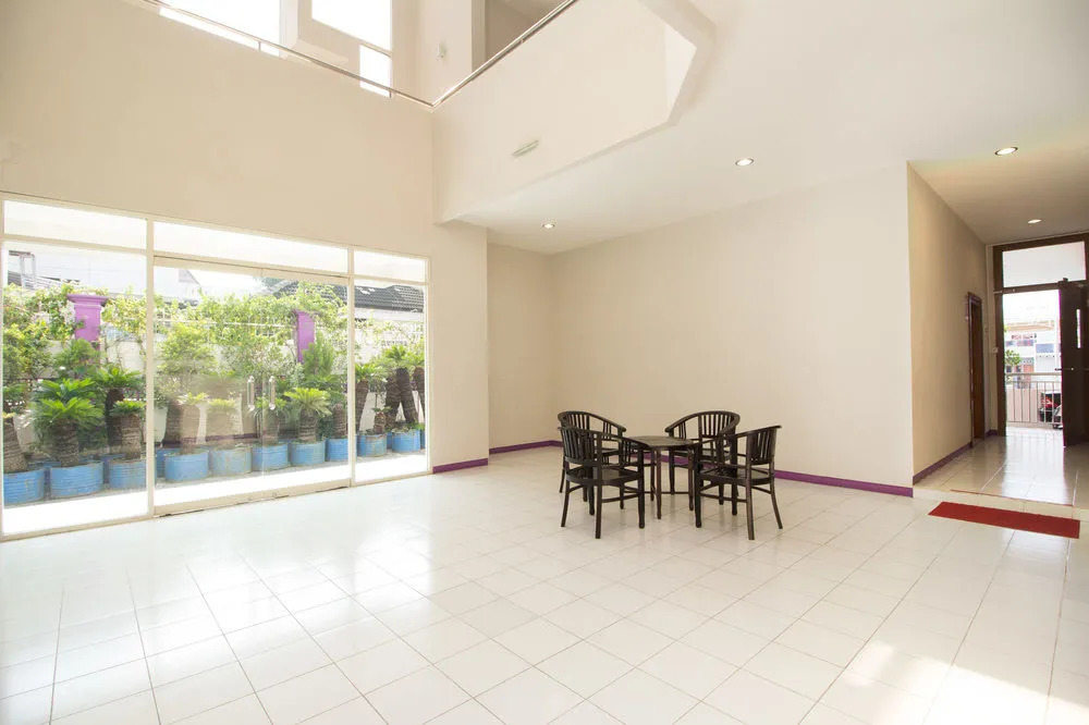 Airy Stasiun Balapan Natuna 4 Solo