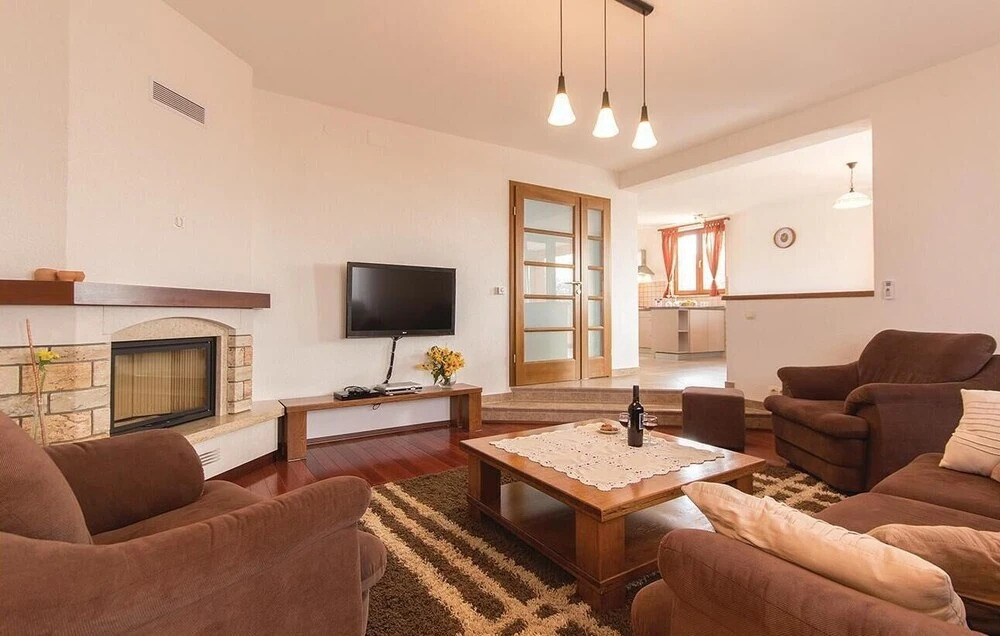 Awesome Home in Vodnjan With Wifi and 3 Bedrooms