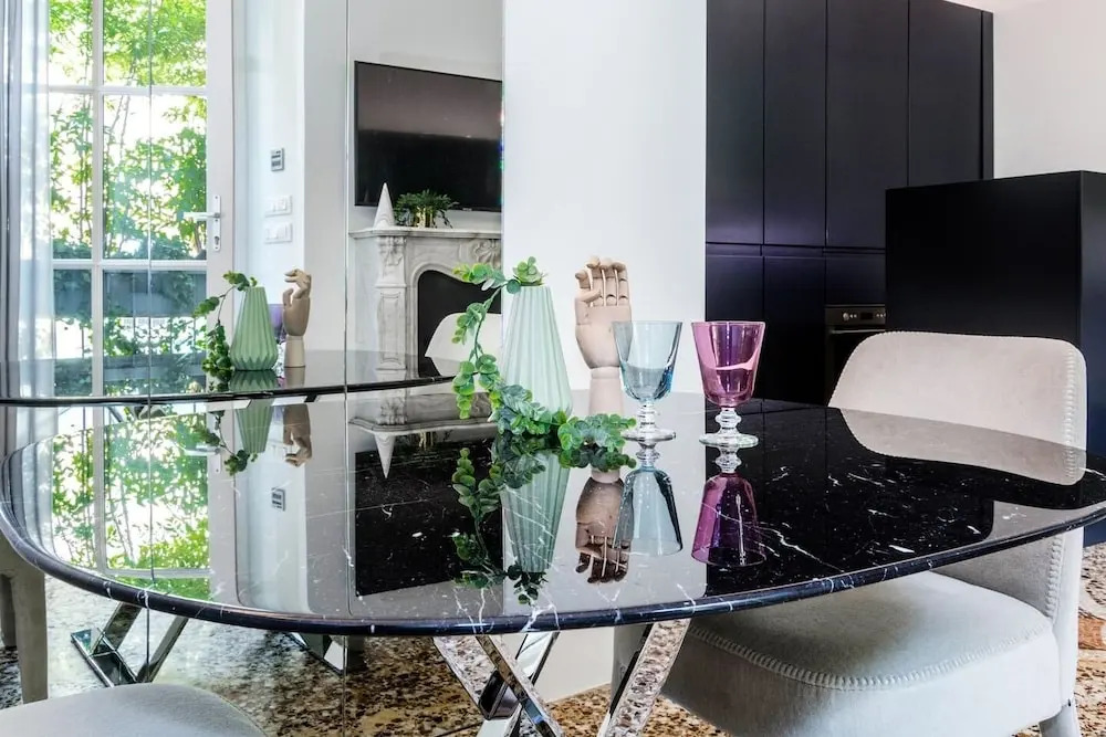 Altido Brera Black Elegance Apartment