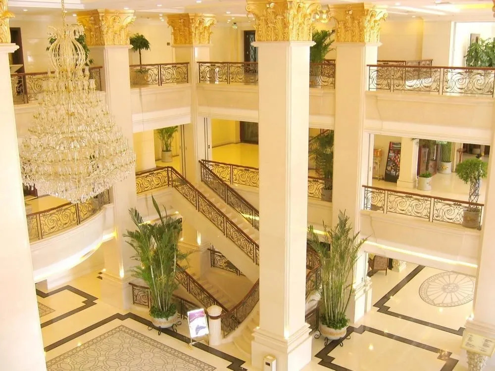 Howard Johnson Regal Court