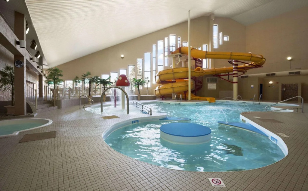 Clarion Pointe Medicine Hat Saamis Tepee