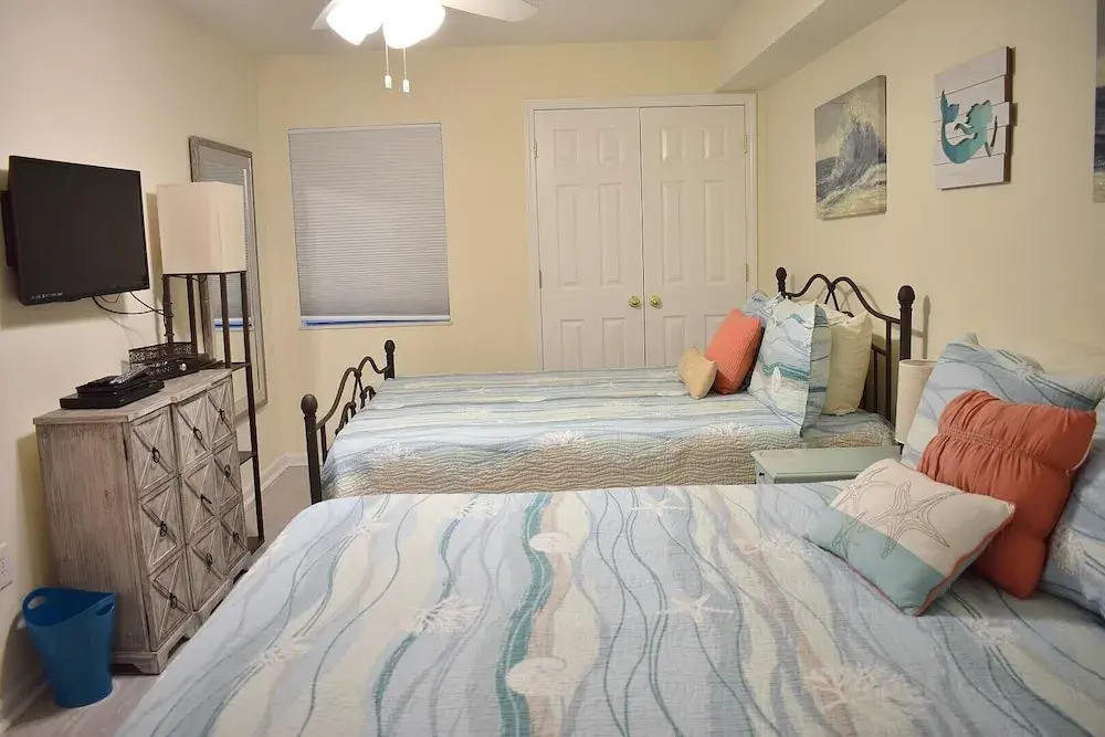 Ashworth 1006 2 Bedroom Condo by RedAwning, North Myrtle Beach