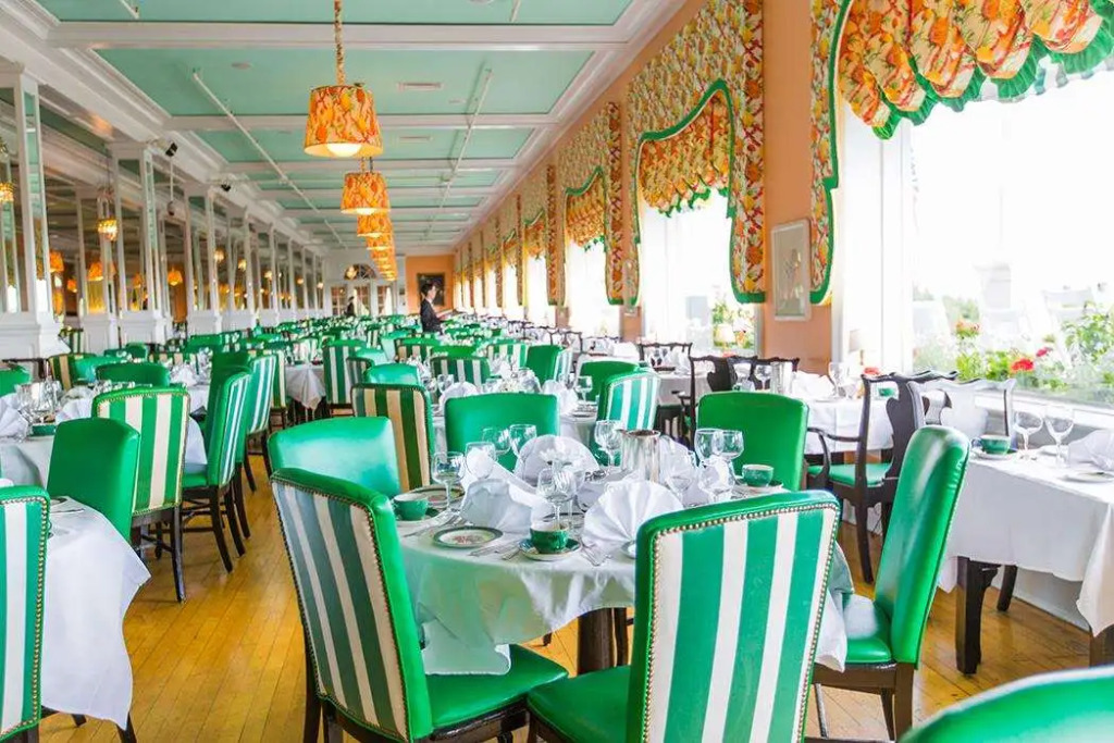 Grand Hotel