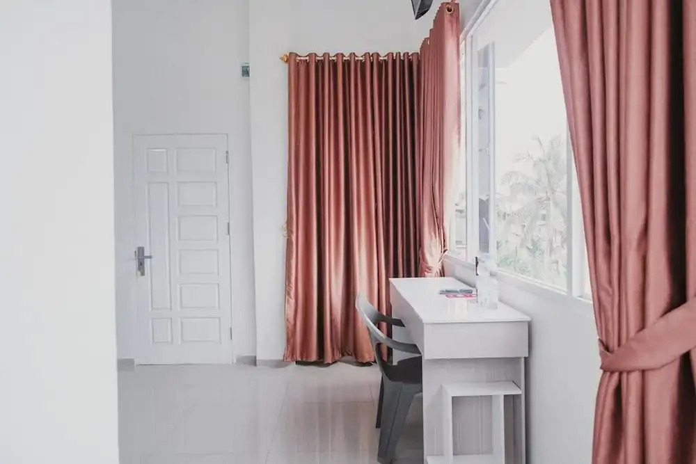 Rose Garden by RedDoorz