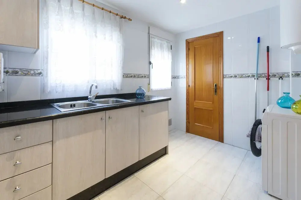 Estornell With 2 Bedrooms and 1 Bathrooms