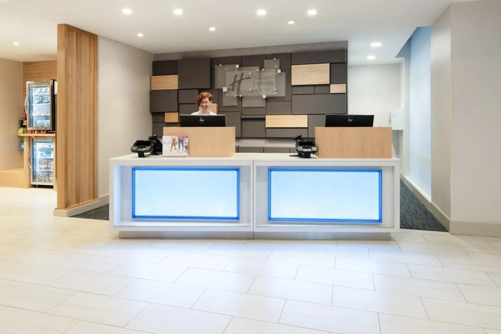 Holiday Inn Express & Suites Murrieta by IHG