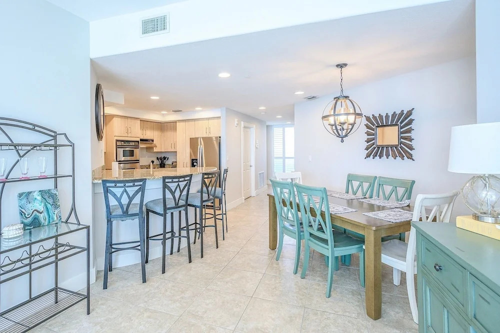 New Listing! 23rd-floor , Stunning Gulf Views 3 Bedroom Condo