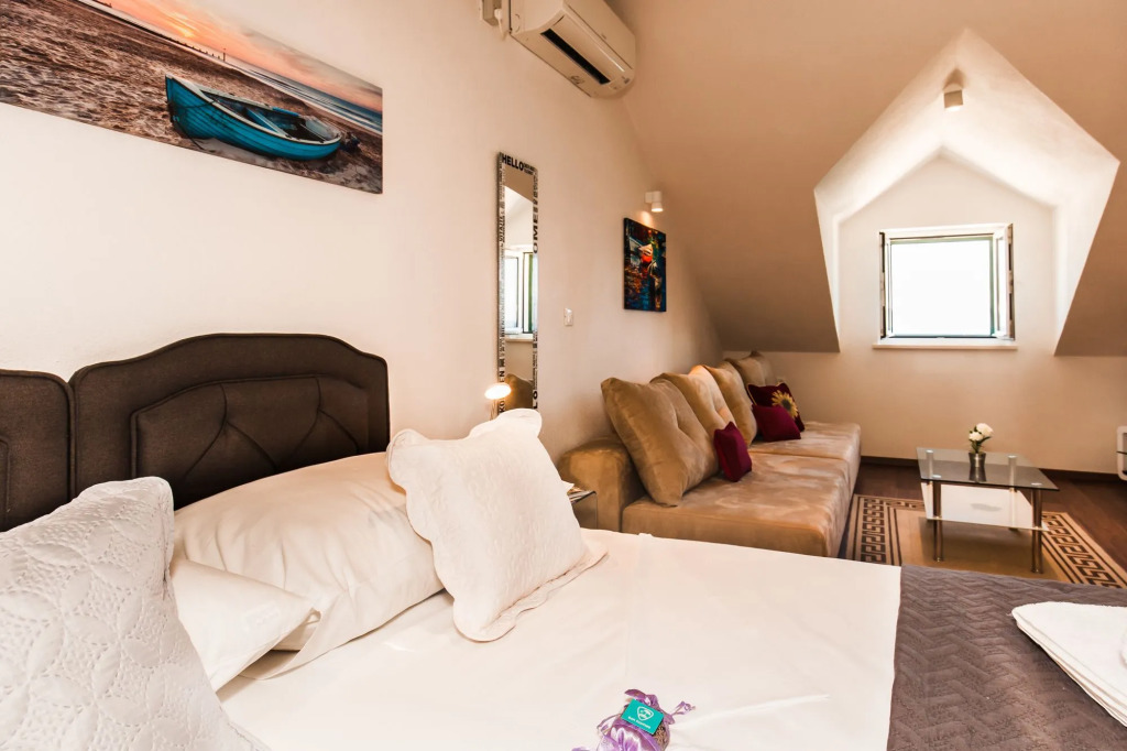 Seaside Apartments Bol