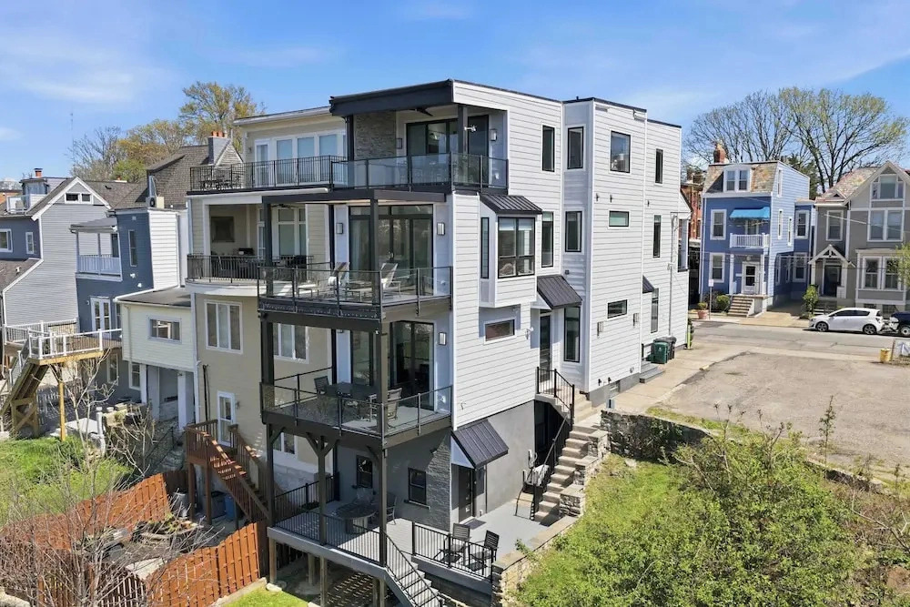 Luxury Mt. Adams Retreat Suites