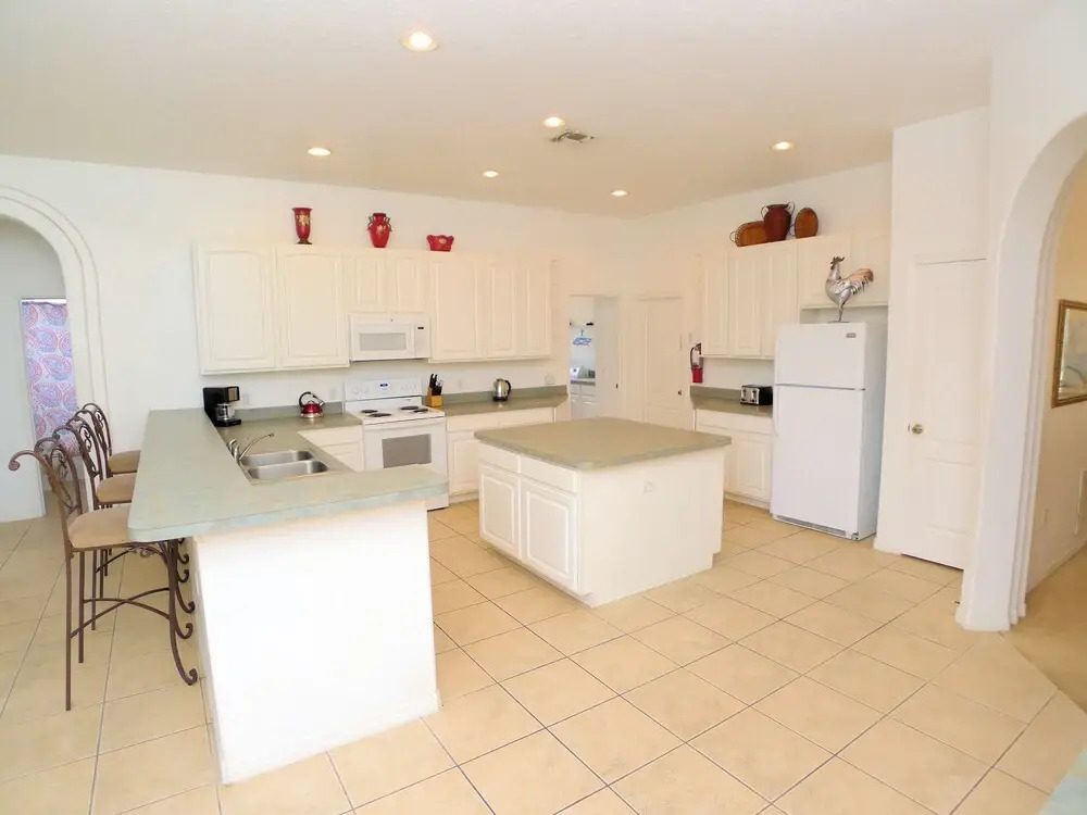 5 BED Pool Home ON Gated Community