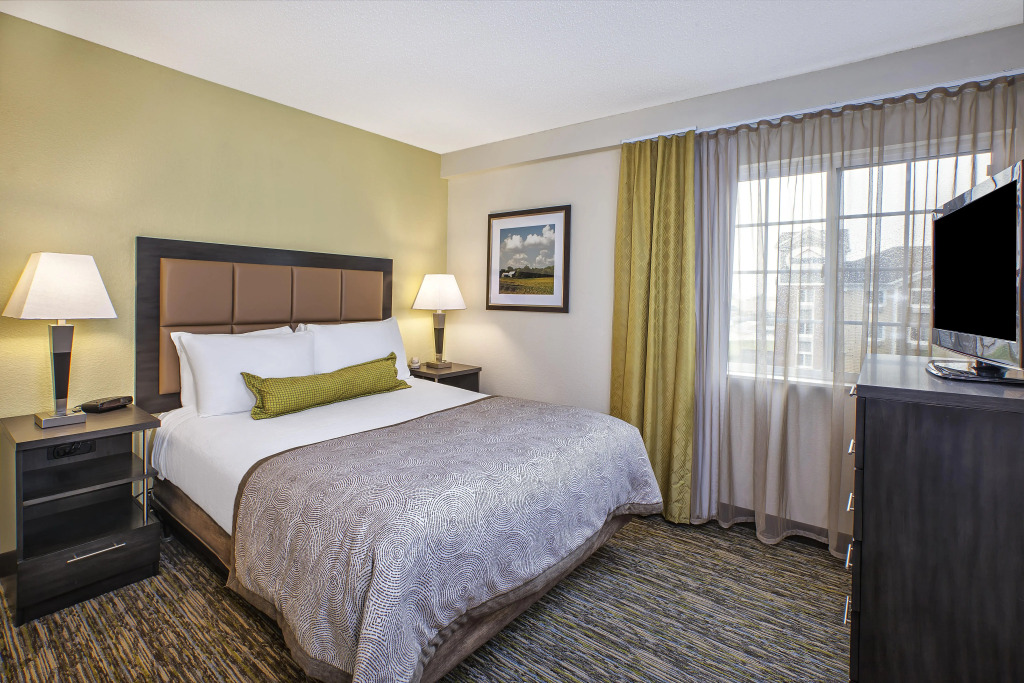 Candlewood Suites Indianapolis Northeast by IHG