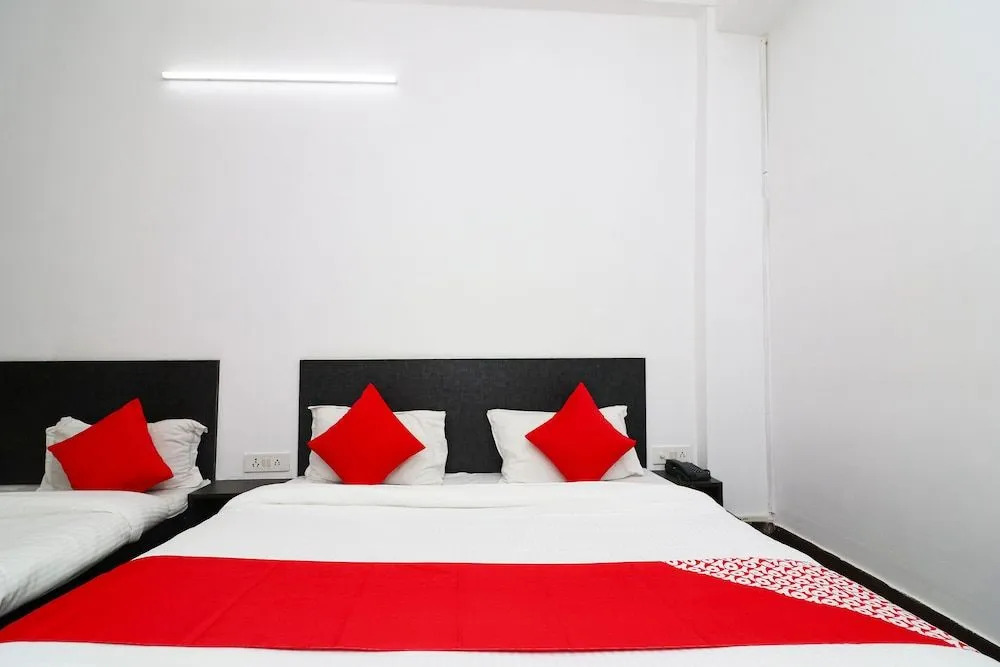 OYO 36432 Hotel Tarang