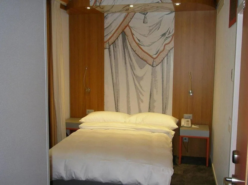 Albergo Carcani by Ketty & Tommy