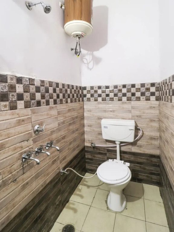 Motel Vishesh by OYO Rooms