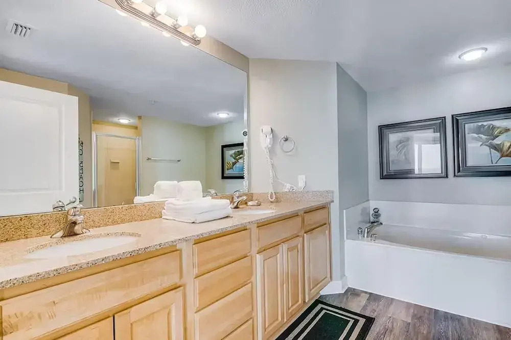 Grandview East 1002