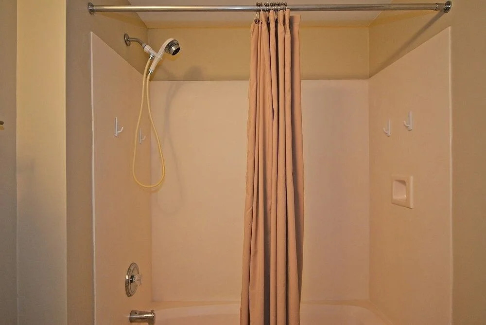 The Gem - 3 Br condo by RedAwning