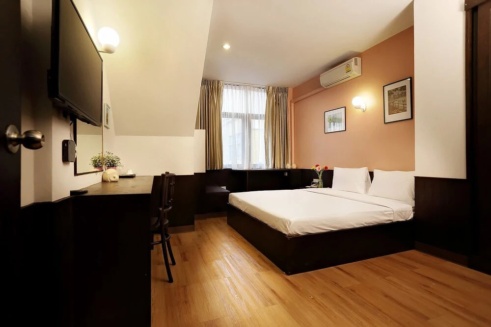Baan Namtarn Guest House