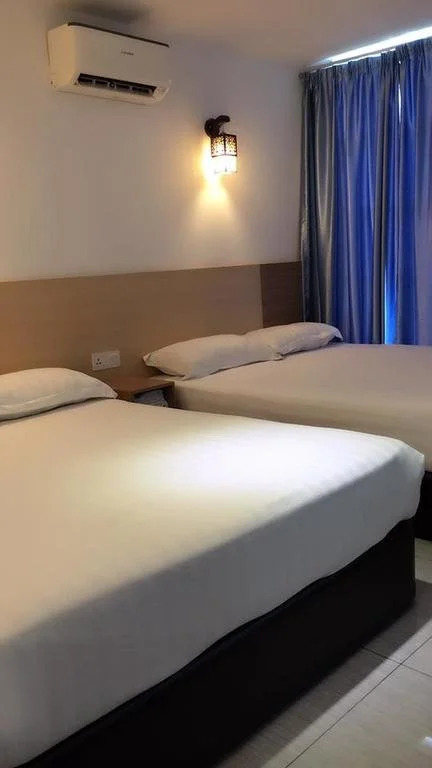 Dolphin Hotel
