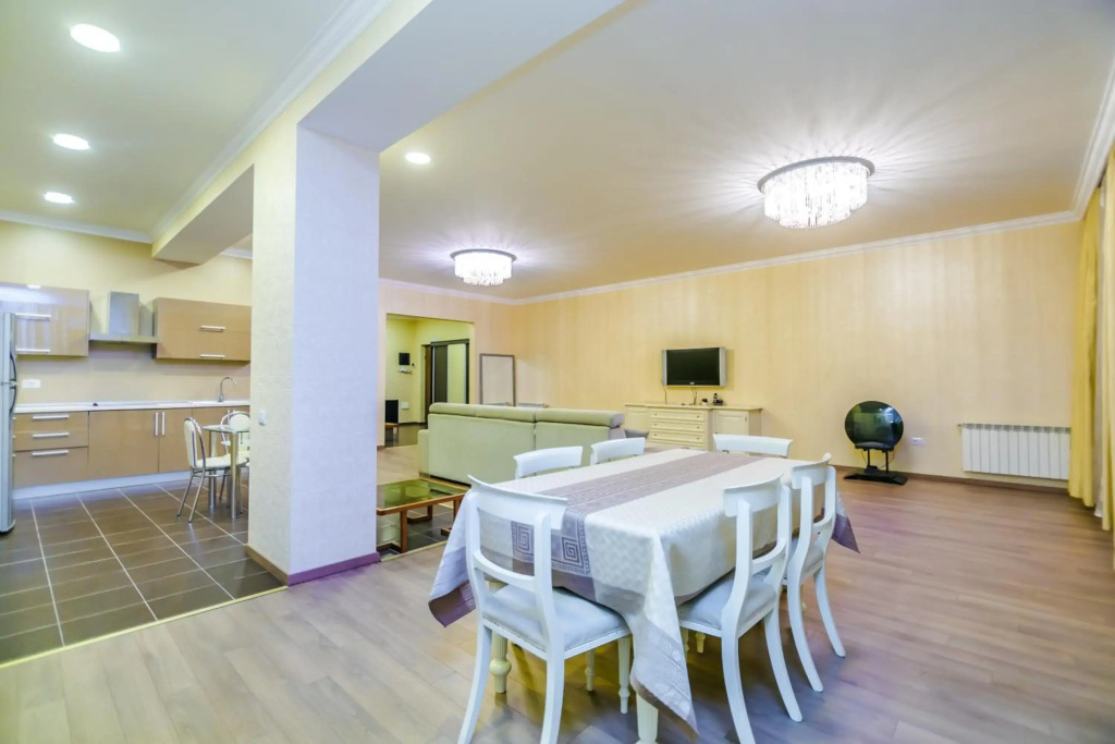 DELUX Apartment in Nizami street