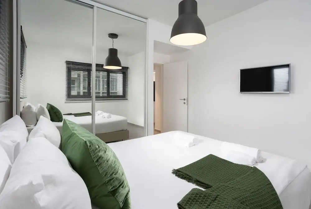 Delightful 2BR Roth-Allenby HolyGuest