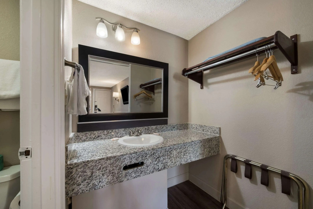 Rodeway Inn Charlotte Airport Area