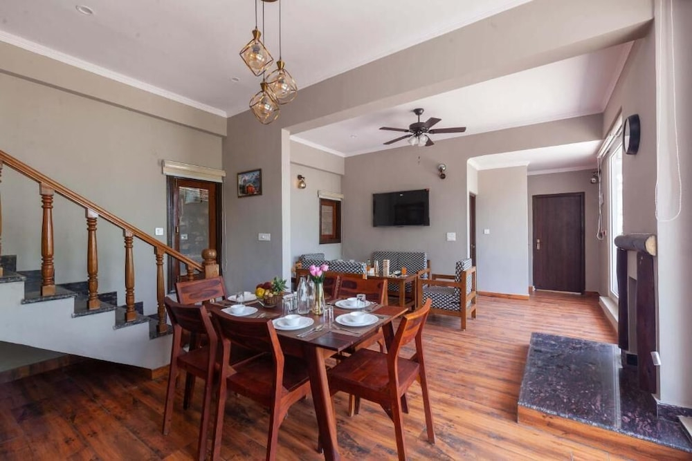Alaya Stays Amara Dusk 4BHK Villa in Nainital