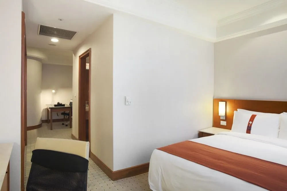 HiONE Holiday Hotel