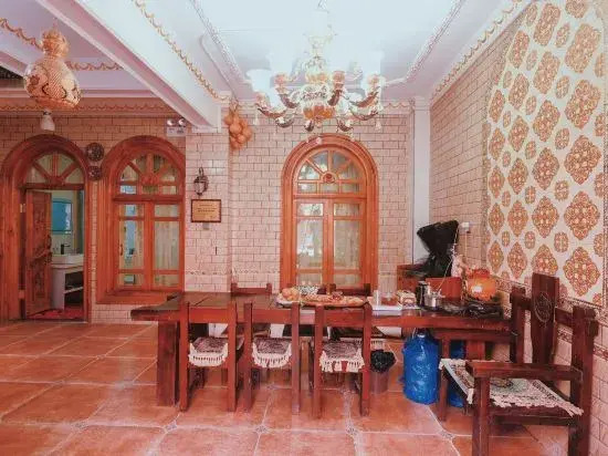 Qingjia Shishe Homestay (Kashgar Ancient City Branch)