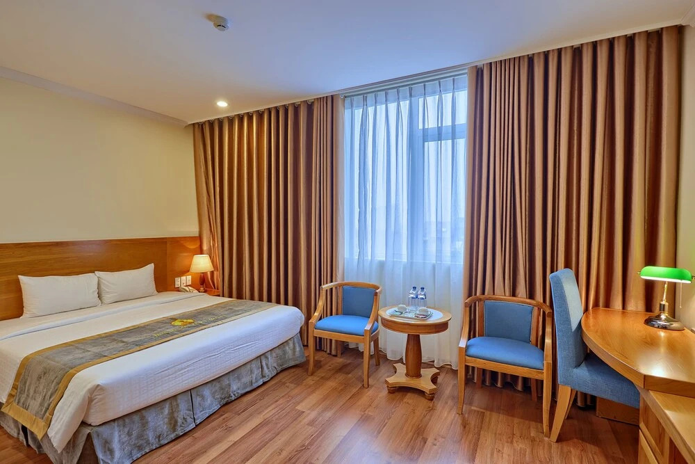 HS-Peace Hotel