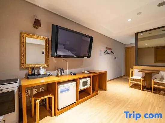 Nabeeya Hotel