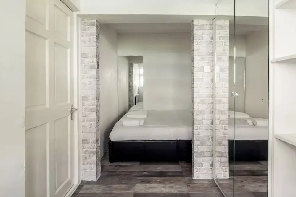 Modern Apartment That Sleeps 2