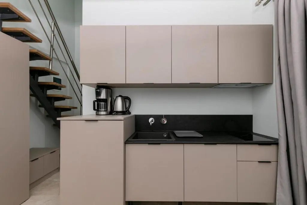 B&D Luxury Suites