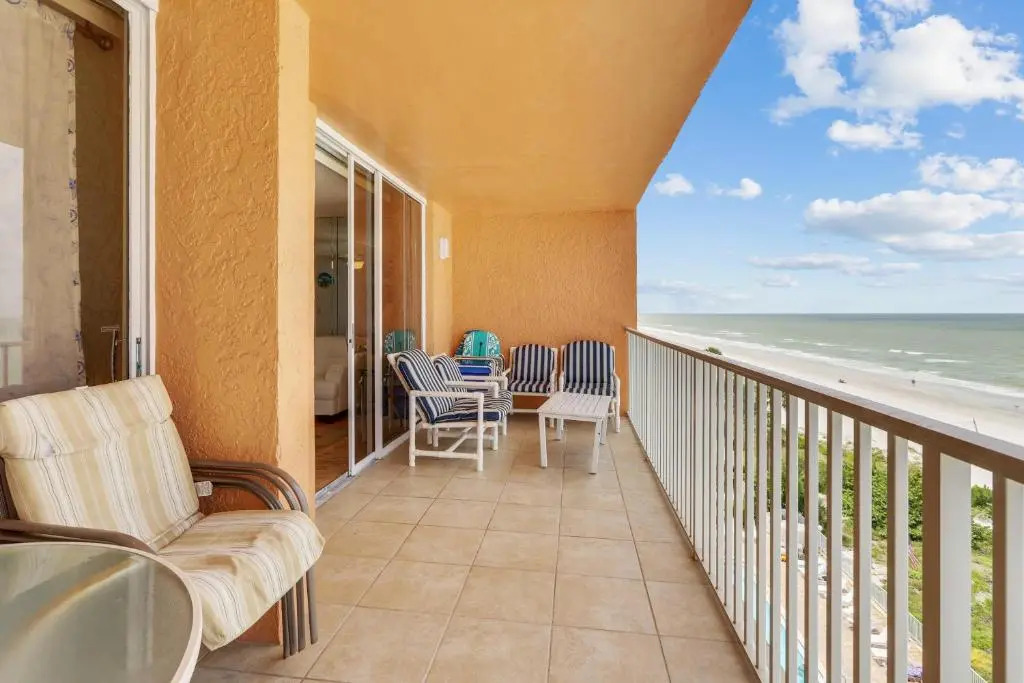 SandCastle 2703 Amazing beach front, Spacious, Updated!