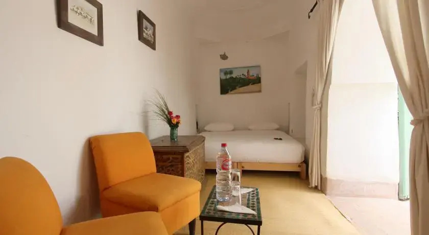 Riad dar lakbira