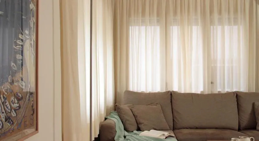 Classbedroom Apartments III