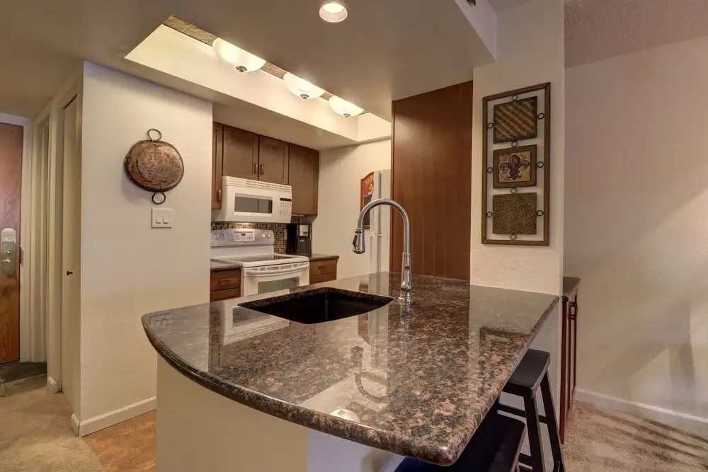 Fp211 Fox Pine Inn 1br 2ba 1 Bedroom Condo by RedAwning