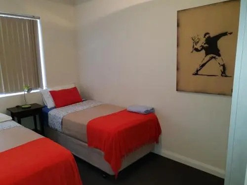 Mt.Lawley Superb 2 BR location Comfort, style 1