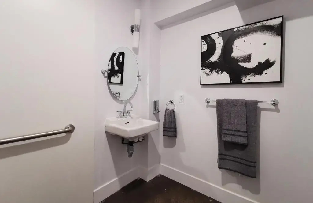 Cameo Hotel and Suites